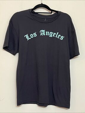🌞Social Scene Los Angeles Graphic Tee Black Light Blue Print sngel wings men M
